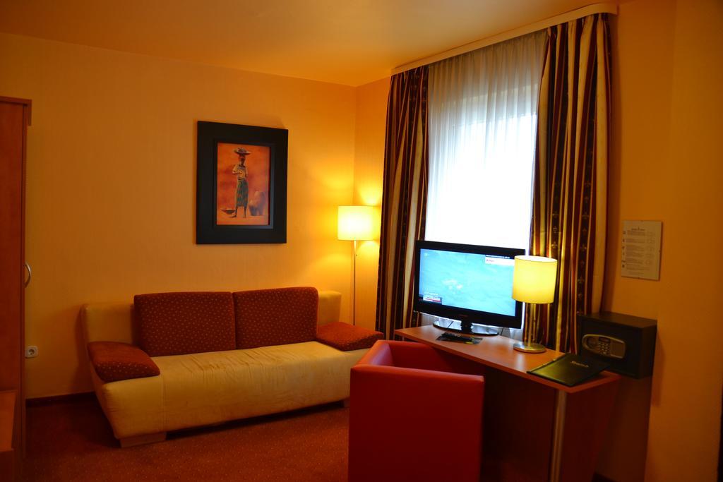 Star Am Dom Superior 3* Keulen